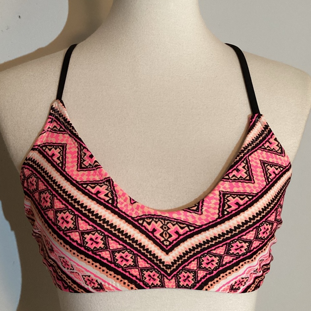 Xhilaration bikini top, criss cross open ties in back.size Medium